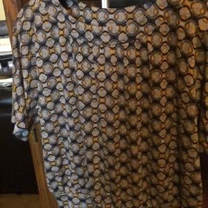 Cute black gold gray print top